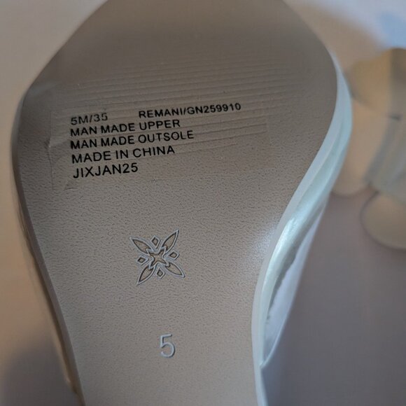 BCBGeneration Remani Transparent Upper Heel Flower Sandals - Picture 7 of 9